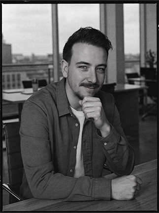 Portrait de Christopher Dapino, Designer Web UX/UI et basé à Marseille.